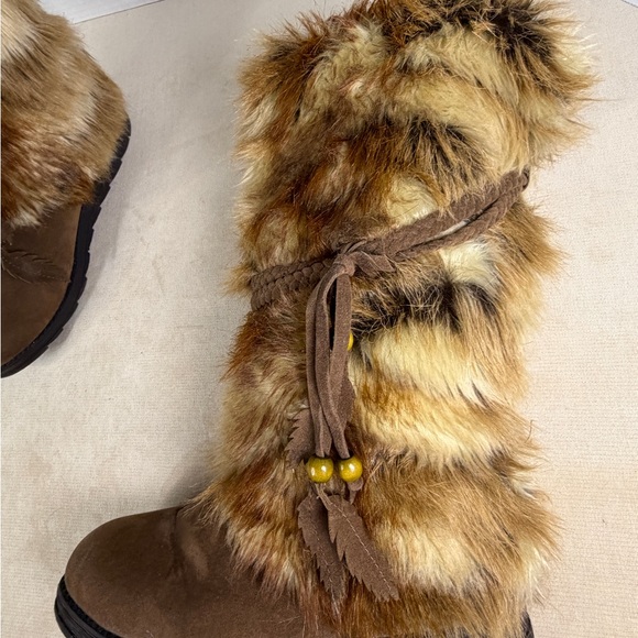 MUK LUKS Women's Sigrid Leela Faux Fur Boot US10 - Picture 2 of 13